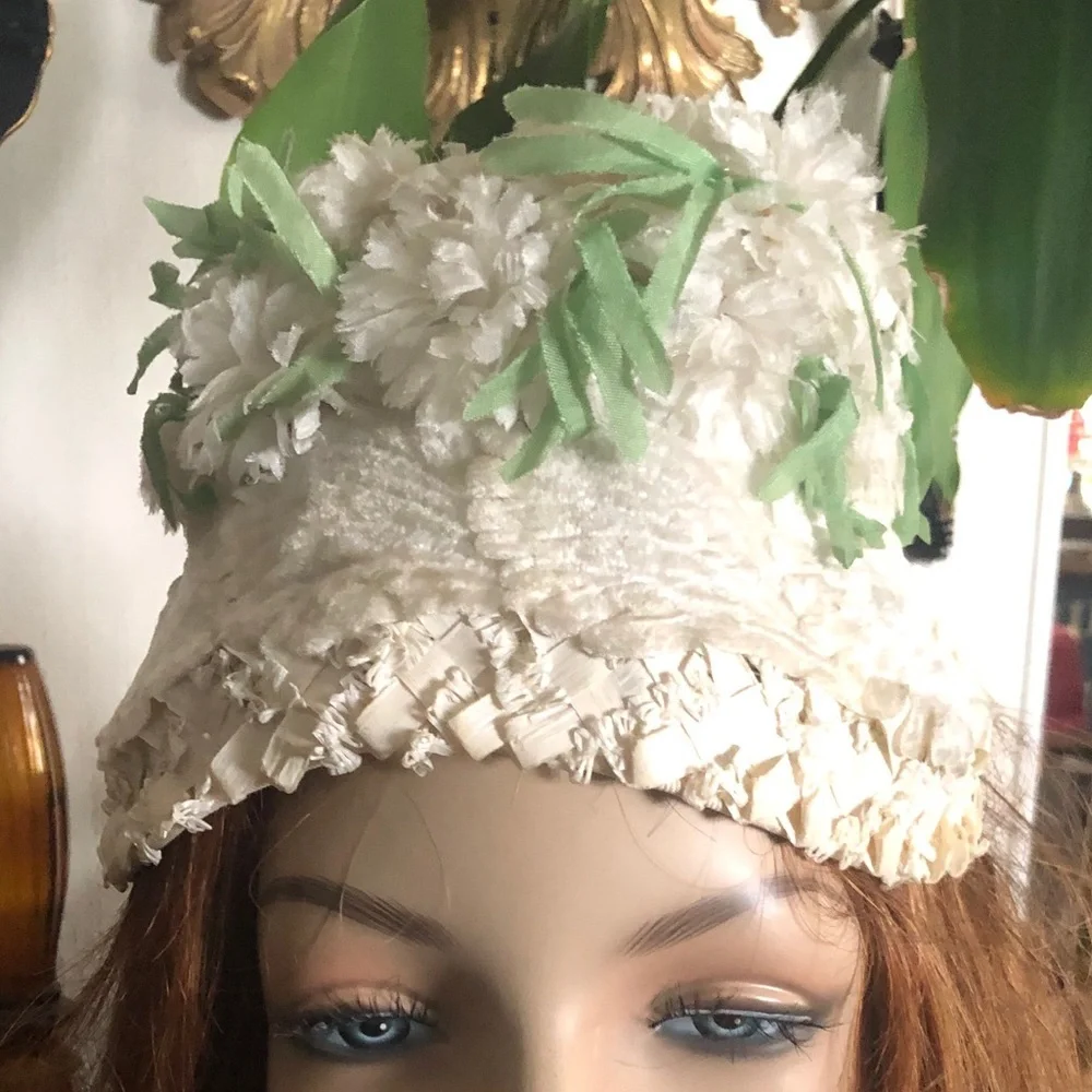 Vintage White Flower Hat by CINDERELLA - Picture 7 of 10